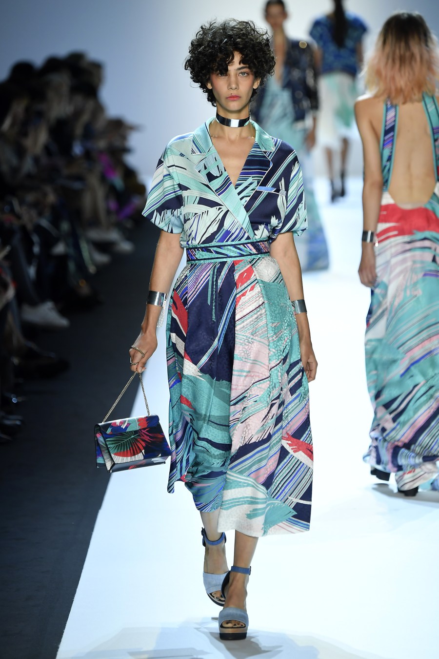 Leonard : Runway - Paris Fashion Week Womenswear Spring/Summer 2017