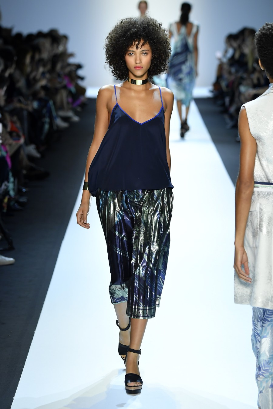 Leonard : Runway - Paris Fashion Week Womenswear Spring/Summer 2017