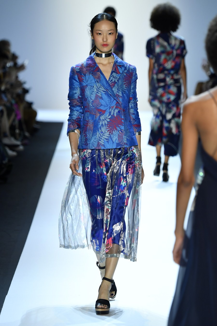 Leonard : Runway - Paris Fashion Week Womenswear Spring/Summer 2017